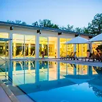 Thermenhotel Quellenhof فندق باد فسينغ