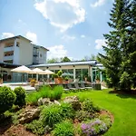 فندق Thermenhotel Quellenhof 4*