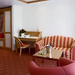 Thermenhotel Quellenhof فندق 4*