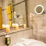 Thermenhotel Quellenhof فندق 4*