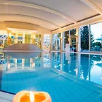 فندق Thermenhotel Quellenhof 4*