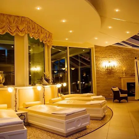 Thermenhotel Quellenhof 4*