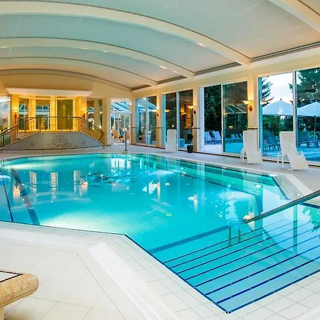 Thermenhotel Quellenhof Hotel 4*