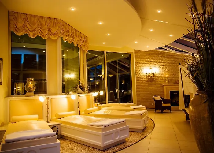 Thermenhotel Quellenhof 4*