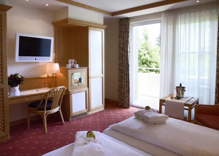Thermenhotel Quellenhof 4*