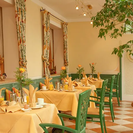 Thermenhotel Quellenhof Szálloda