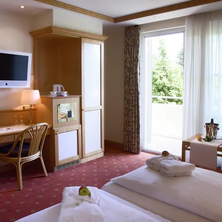 Thermenhotel Quellenhof 4*