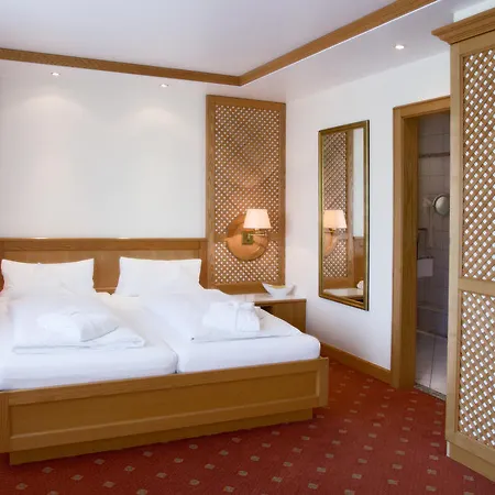 Thermenhotel Quellenhof Szálloda