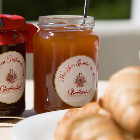 Thermenhotel Quellenhof Szálloda