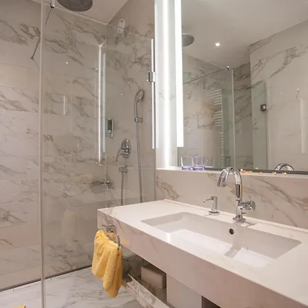 Thermenhotel Quellenhof 4* 바트푸징