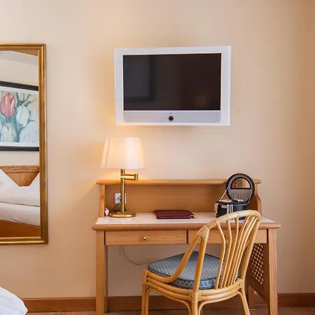 Hotel Thermenhotel Quellenhof 4*