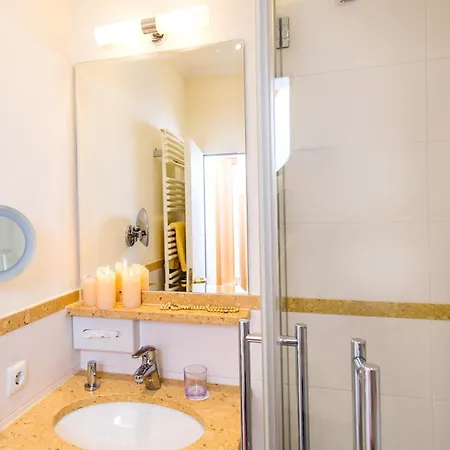 Thermenhotel Quellenhof 4*