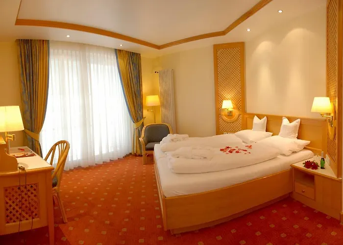 Thermenhotel Quellenhof 4*